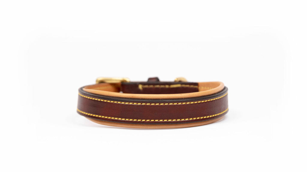 Traditionele gevoerde halsband